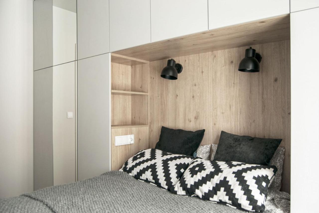 Charming Apartment With Garden, Only 1 Km To Wawel Castle By Noclegi Renters Krakow Exterior photo